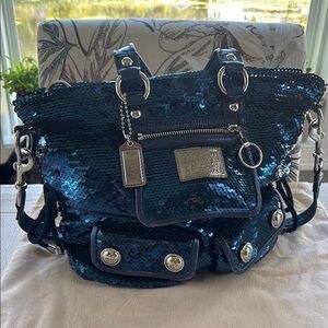 Vintage Coach Blue Shoulder Bag (Poppy Collection) with Elegant Silver Details